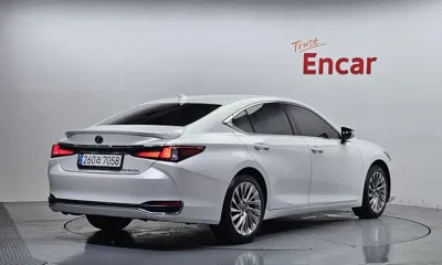 Lexus ES 2025, 25739 км, за 31853.33 USD
