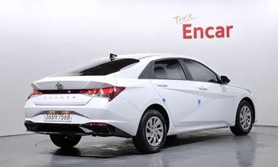 Hyundai Avante 2021, 21889 км, за 10293.17 USD