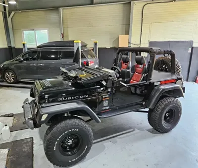 Jeep Wrangler 2005, 169000 км, за 19516.02 USD - фото 19