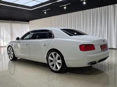 Bentley Flying Spur 2014, 150000 км, за 72716.78 USD