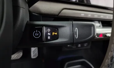Kia EV4 2026, 20927 км, за 25993.5 USD - фото 9
