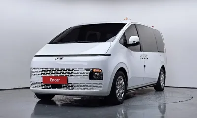 Hyundai Staria · 2023 год