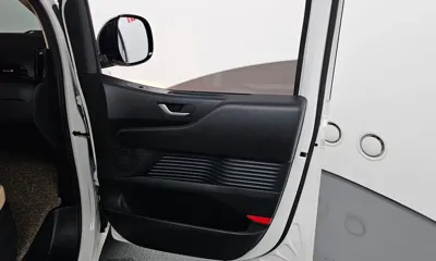 Hyundai Staria 2023, 38992 км, за 17125.73 USD - фото 25
