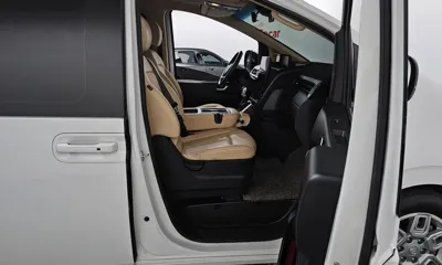 Hyundai Staria 2023, 38992 км, за 17125.73 USD - фото 26