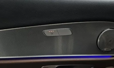 Mercedes-Benz E-Class 2019, 98754 км, за 12669.03 USD - фото 29