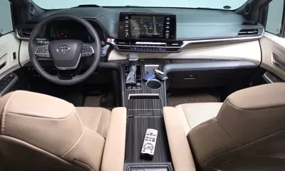 Toyota Sienna 2022, 33878 км, за 30228.16 USD - фото 7