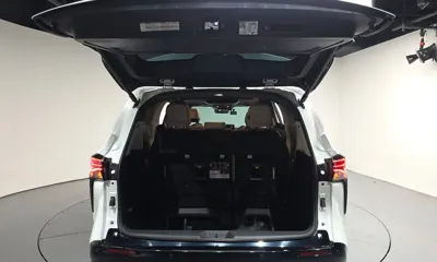 Toyota Sienna 2022, 33878 км, за 30228.16 USD - фото 20