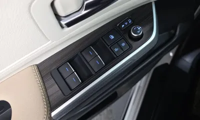 Toyota Sienna 2022, 33878 км, за 30228.16 USD - фото 34