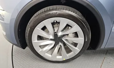 Tesla Model Y 2025, 2761 км, за 44994.73 USD