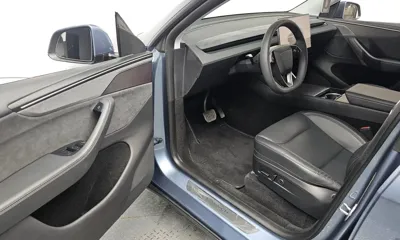 Tesla Model Y 2025, 2761 км, за 44994.73 USD - фото 12