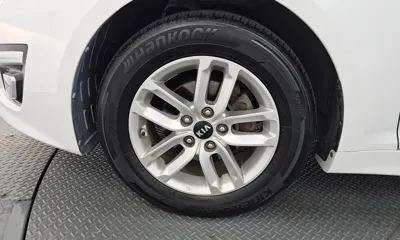 Kia K5 2015, 85773 км, за 6108.77 USD