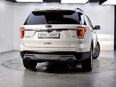 Ford Explorer 2017, 118351 км, за 7286.33 USD