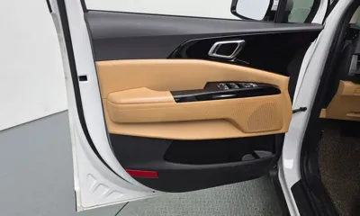 Kia Canival 2023, 53200 км, за 17776.9 USD - фото 25