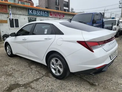 Hyundai Avante 2023, 104201 км, за 8680.08 USD