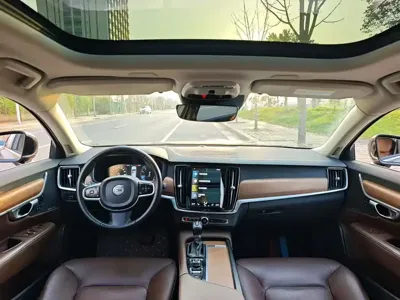 Volvo S90 2020, 51000 км, за 16325.55 USD