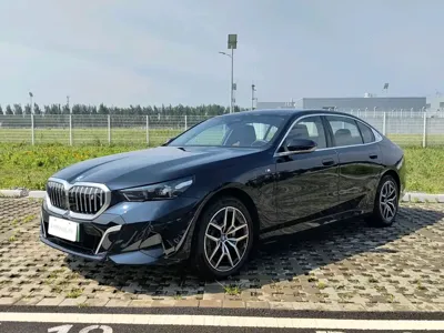 BMW i5 · 2025 год