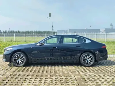 BMW i5 2025, 8000 км, за 37344.77 USD