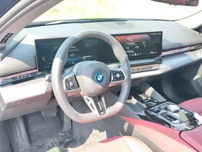 BMW i5 2025, 8000 км, за 37344.77 USD