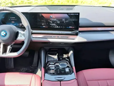 BMW i5 2025, 8000 км, за 37344.77 USD