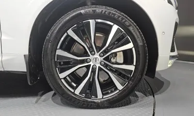 Volvo XC60 2024, 10430 км, за 34105.93 USD