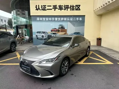 Lexus ES · 2021 год