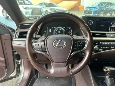 Lexus ES 2021, 72000 км, за 30634.5 USD