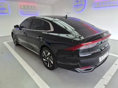 Hyundai Grandeur 2022, 128696 км, за 13352.73 USD