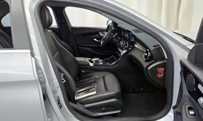 Mercedes-Benz C-Class 2019, 72705 км, за 13551.04 USD - фото 11