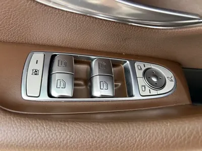 Mercedes-Benz E-Class 2018, 62000 км, за 20570.53 USD - фото 28