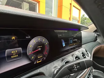 Mercedes-Benz E-Class 2018, 62000 км, за 20570.53 USD - фото 43