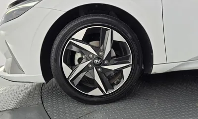 Hyundai Avante 2023, 41008 км, за 16856.17 USD