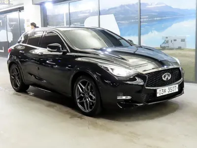 Infiniti Q30 · 2017 год