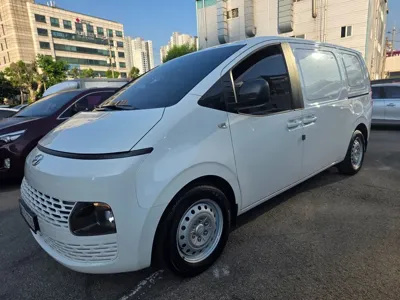 Hyundai Staria 2023, 120000 км, за 11052.57 USD