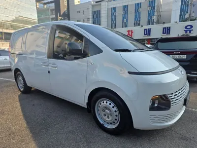 Hyundai Staria 2023, 120000 км, за 11052.57 USD