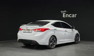 Hyundai Avante 2012, 121995 км, за 3239.03 USD