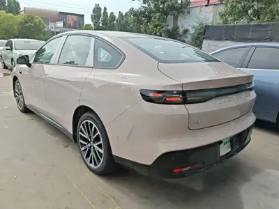 Leapmotor 零跑B01 2026, 100 км, за 11885.84 USD