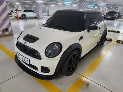 MINI Cooper 2010, 153000 км, за 5579.62 USD