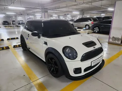MINI Cooper 2010, 153000 км, за 5579.62 USD