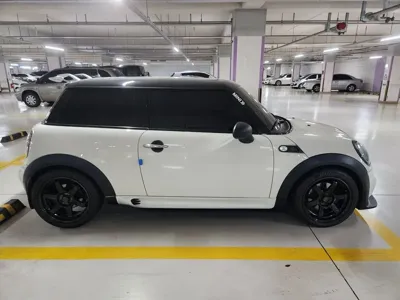 MINI Cooper 2010, 153000 км, за 5579.62 USD