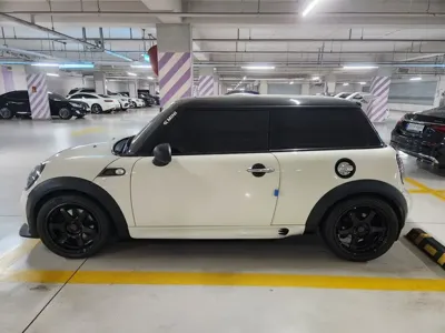 MINI Cooper 2010, 153000 км, за 5579.62 USD