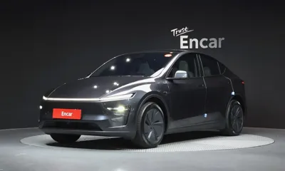 Tesla Model Y · 2025 год