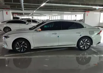 Hyundai Grandeur 2023, 122905 км, за 3072.08 USD