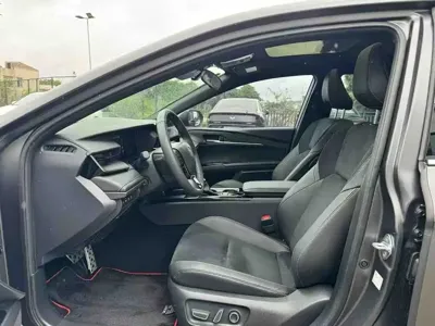 Toyota Camry 2025, 6800 км, за 22630.52 USD