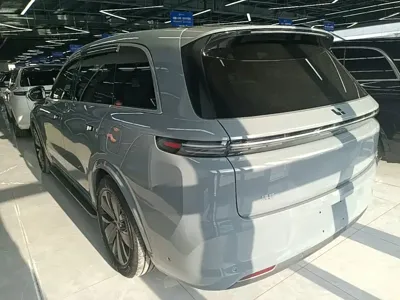 Li Auto Li L8 2025, 27300 км, за 39427.8 USD