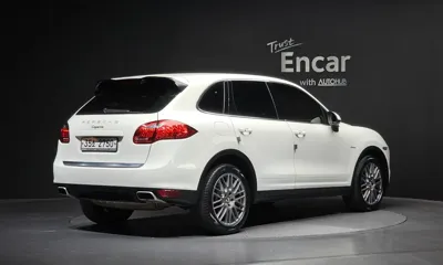 Porsche Cayenne 2011, 242694 км, за 8794.79 USD