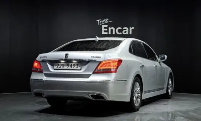 Hyundai Equus 2010, 106745 км, за 2561.74 USD
