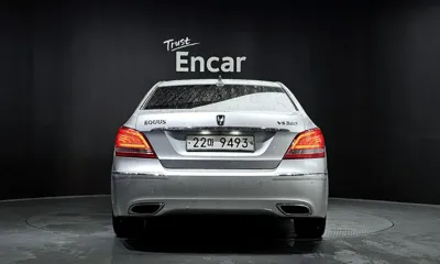 Hyundai Equus 2010, 106745 км, за 2561.74 USD