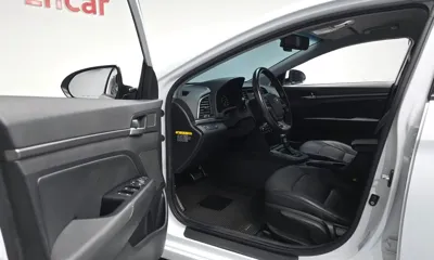 Hyundai Avante 2017, 138674 км, за 5776.55 USD - фото 10