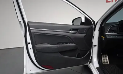 Hyundai Avante 2017, 138674 км, за 5776.55 USD - фото 24