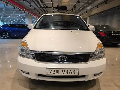 Kia Canival · 2012 год